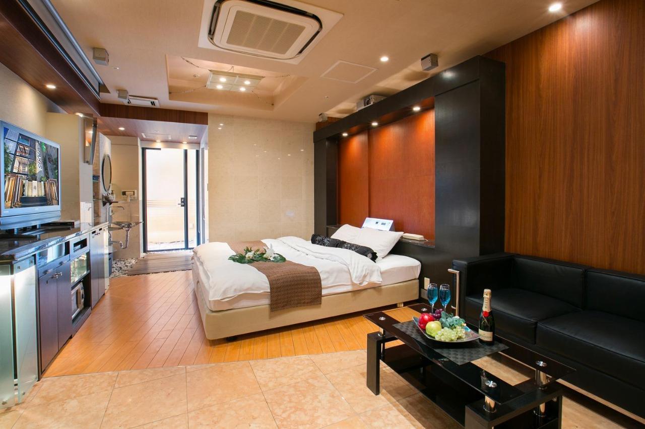Hotel Axis -アクシス- (Adults Only) Osaka Exterior photo