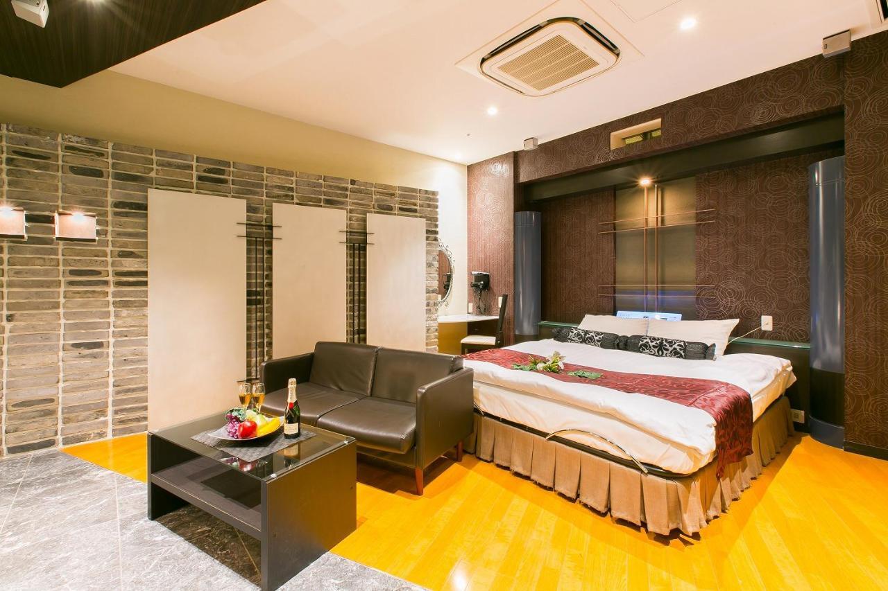 Hotel Axis -アクシス- (Adults Only) Osaka Exterior photo