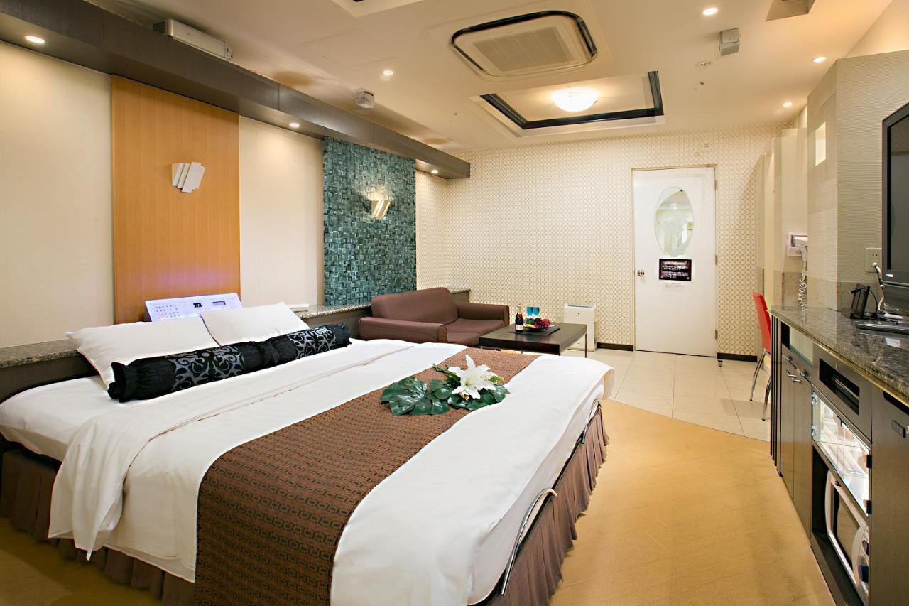 Hotel Axis -アクシス- (Adults Only) Osaka Exterior photo