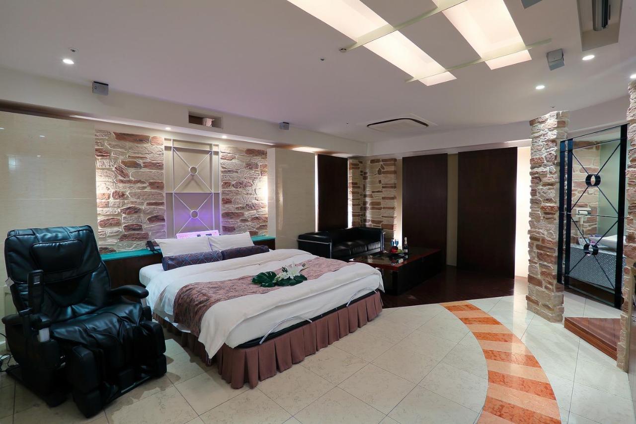 Hotel Axis -アクシス- (Adults Only) Osaka Exterior photo